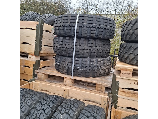 Partij banden, o.a. michelin, goodyear, continental - afbeelding 3 van  13