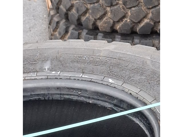 Partij banden, o.a. michelin, goodyear, continental - afbeelding 12 van  13