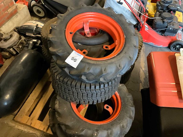 Partij banden & wielen - afbeelding 3 van  4