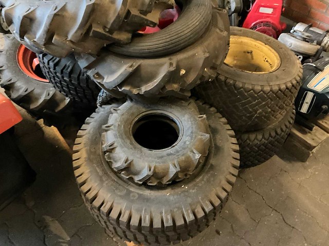 Partij banden & wielen - afbeelding 4 van  4