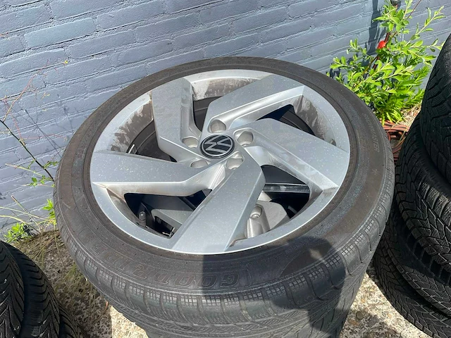 Partij bandensets lichtmetalen en stalen velgen - afbeelding 2 van  17