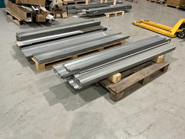 Partij basiselementen en back plates (200x) - afbeelding 1 van  7