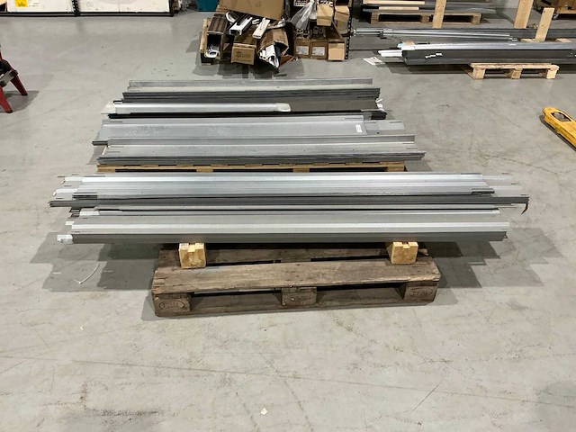 Partij basiselementen en back plates (200x) - afbeelding 2 van  7