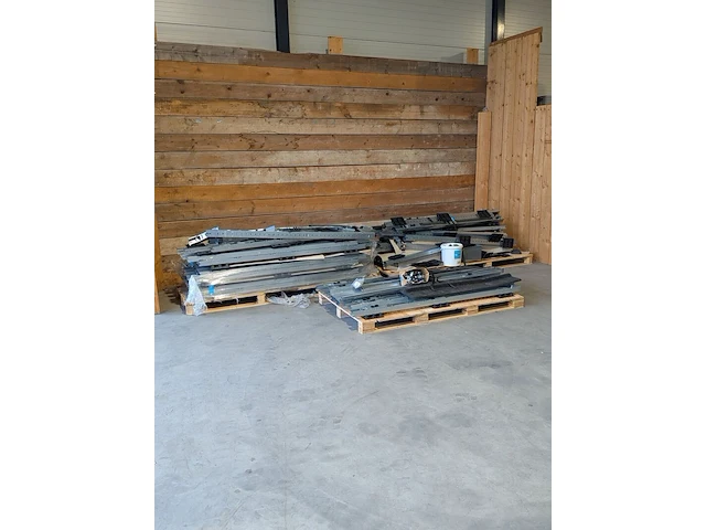 Partij basisprofielen t.b.v. montage zonnepanelen - afbeelding 1 van  13