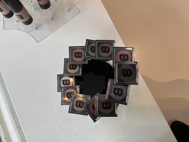 Partij beauty-, make-up- en nagelproducten - afbeelding 9 van  47