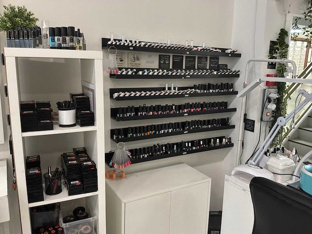 Partij beauty-, make-up- en nagelproducten - afbeelding 1 van  47