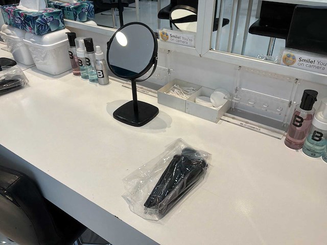 Partij beauty-, make-up- en nagelproducten - afbeelding 21 van  47