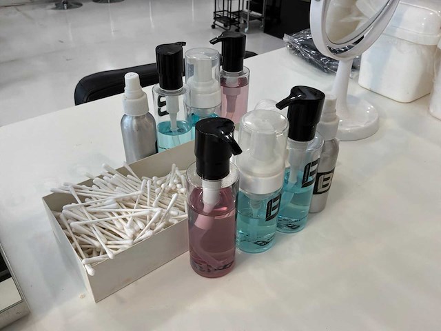 Partij beauty-, make-up- en nagelproducten - afbeelding 24 van  47