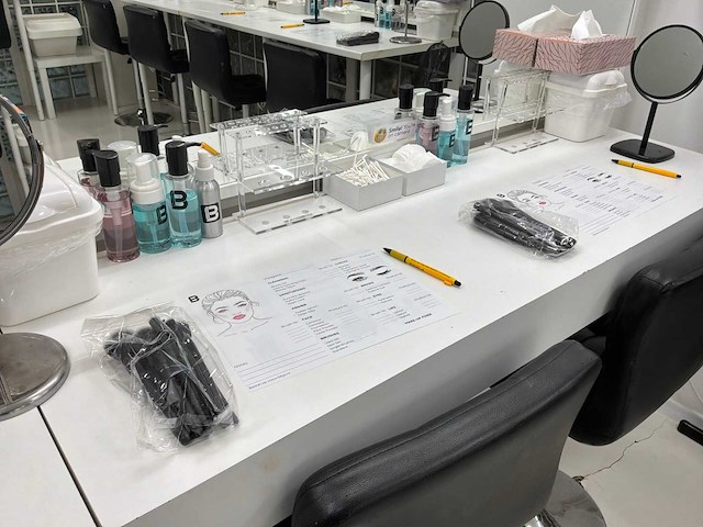 Partij beauty-, make-up- en nagelproducten - afbeelding 39 van  47