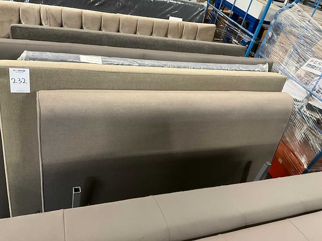 Partij bed kopschot - afbeelding 1 van  9