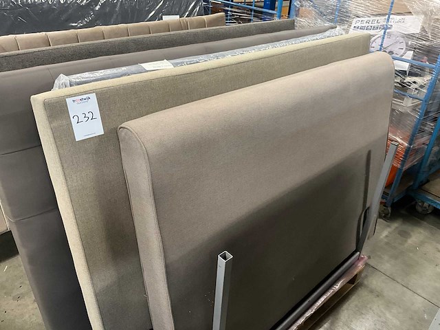 Partij bed kopschot - afbeelding 2 van  9