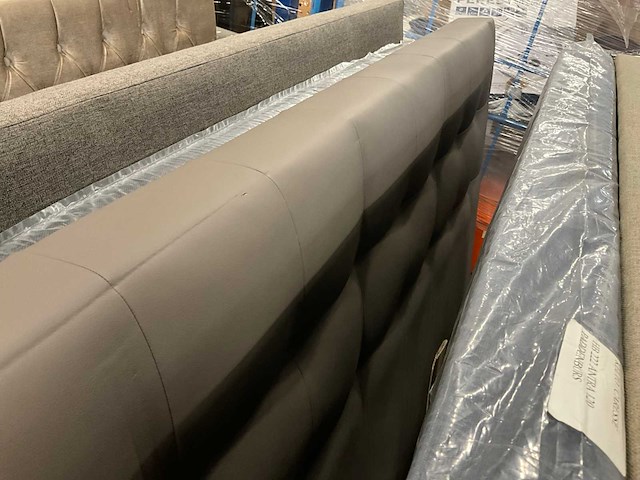 Partij bed kopschot - afbeelding 6 van  9