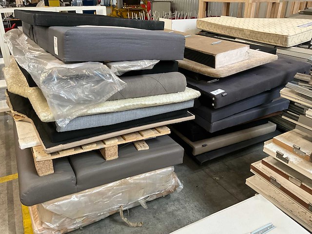 Partij bed kopschot - afbeelding 1 van  4