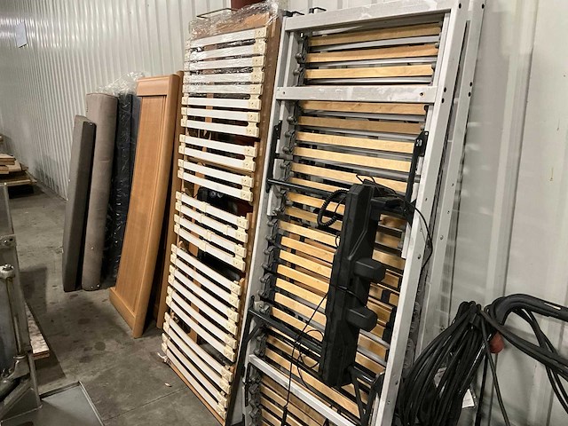 Partij bed onderdelen - afbeelding 1 van  5