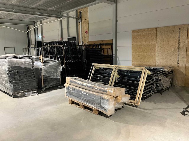 Partij bedbodems staal - afbeelding 1 van  8