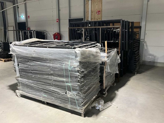 Partij bedbodems staal - afbeelding 7 van  8