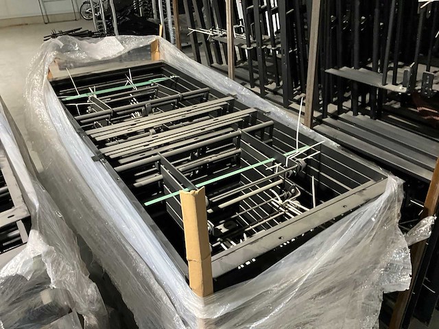 Partij bedbodems staal - afbeelding 4 van  8