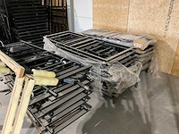 Partij bedbodems staal - afbeelding 8 van  8