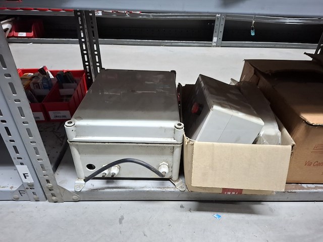 Partij bedieningskasten en hendels - afbeelding 2 van  17