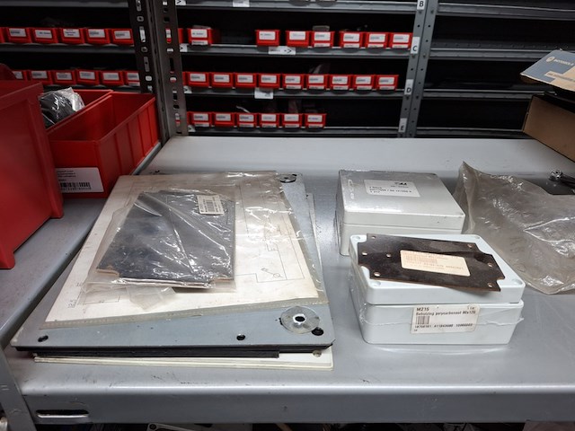 Partij bedieningskasten en hendels - afbeelding 10 van  17