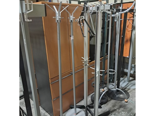 Partij bedrijfsinventaris, o.a. ahrend - afbeelding 3 van  8