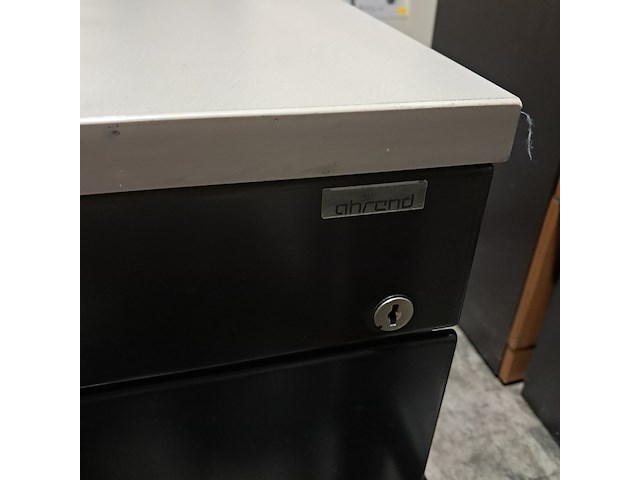 Partij bedrijfsinventaris, o.a. ahrend - afbeelding 5 van  8