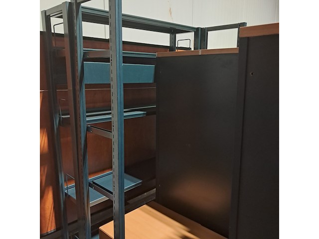 Partij bedrijfsinventaris, o.a. ahrend - afbeelding 6 van  8