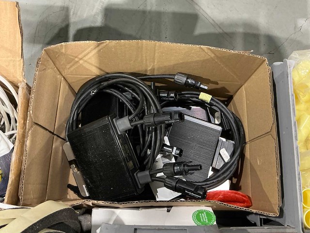 Partij bedrijfswagen inhoud - afbeelding 4 van  20