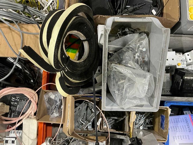 Partij bedrijfswagen inhoud - afbeelding 5 van  20