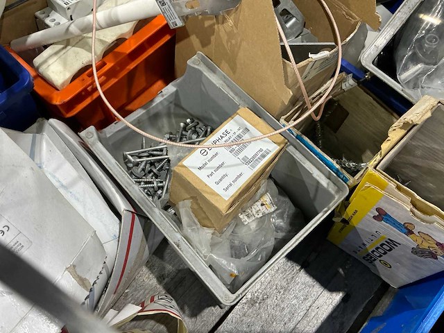 Partij bedrijfswagen inhoud - afbeelding 6 van  20