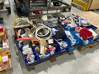 Partij bedrijfswagen inhoud - afbeelding 1 van  20