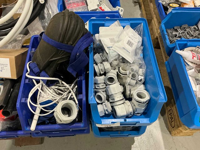 Partij bedrijfswagen inhoud - afbeelding 15 van  20