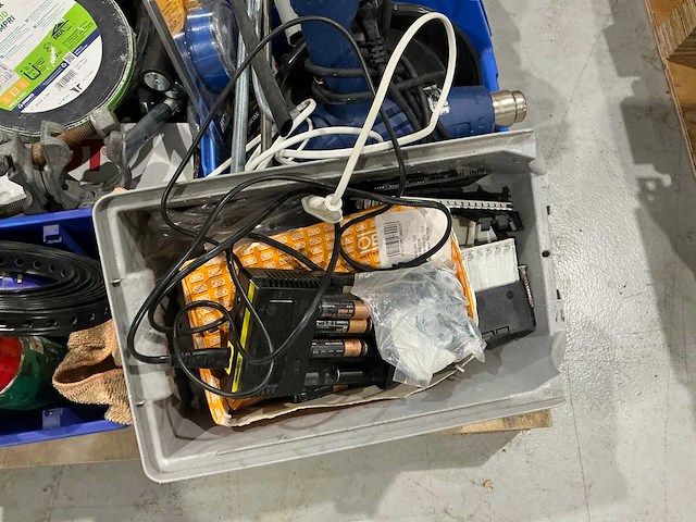 Partij bedrijfswagen inhoud - afbeelding 6 van  12