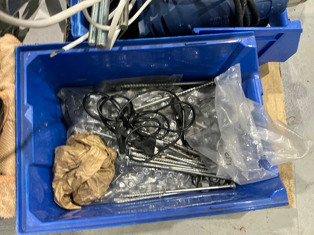 Partij bedrijfswagen inhoud - afbeelding 7 van  12