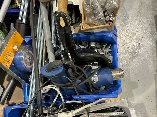 Partij bedrijfswagen inhoud - afbeelding 10 van  12