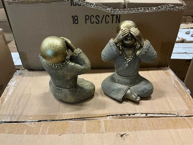 Partij beeldjes shaolin monniken h15cm (84x) - afbeelding 2 van  3
