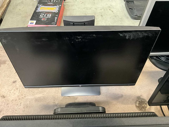 Partij beeldschermen en divers - afbeelding 12 van  17