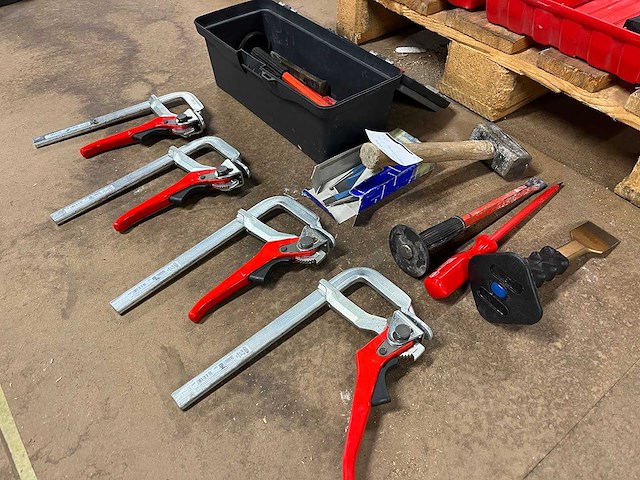 Partij beitels, klemmen, hamer - afbeelding 2 van  6