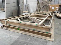Partij bekisting materiaal en houten frames - afbeelding 6 van  12