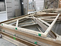 Partij bekisting materiaal en houten frames - afbeelding 7 van  12