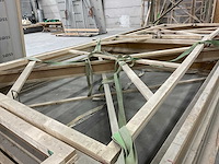 Partij bekisting materiaal en houten frames - afbeelding 10 van  12