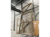 Partij bekisting materiaal en houten frames - afbeelding 12 van  12
