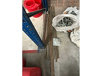 Partij bekisting vleugelmoeren met draadstangen - afbeelding 2 van  6