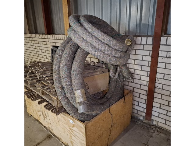 Partij bekistingsmateriaal en drainageslang - afbeelding 8 van  8