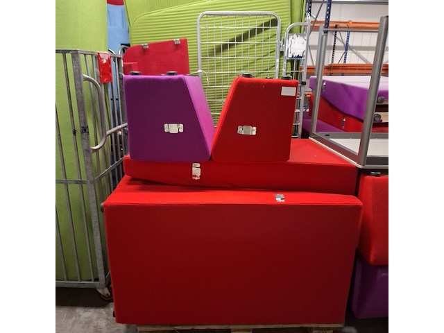 Partij belcellen en treinbanken, o.a. orangebox - afbeelding 3 van  9