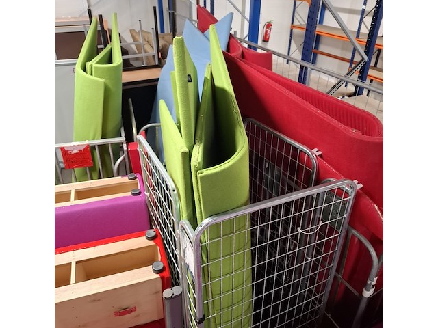 Partij belcellen en treinbanken, o.a. orangebox - afbeelding 8 van  9