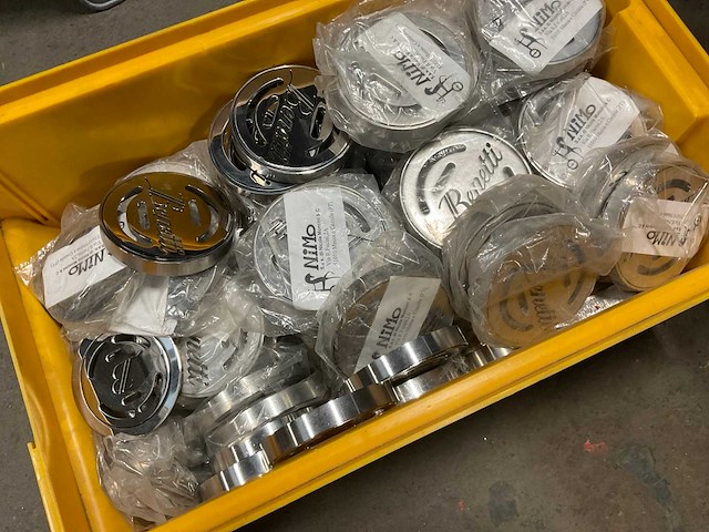 Partij benetti logo’s - afbeelding 3 van  3