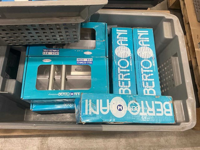 Partij bertomani deurbeslag - afbeelding 2 van  5