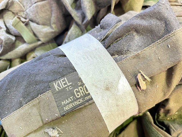 Partij beschermende legerkleding - afbeelding 3 van  4