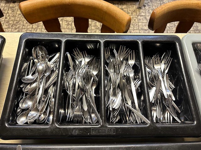 Partij bestek in 6 bestekbakken - afbeelding 6 van  7